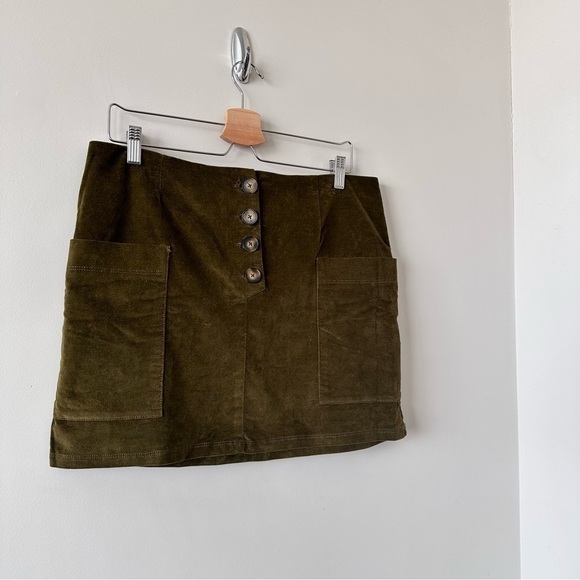 Urban Outfitters-BDG Double Pocket Velvet Button Front Mini Skirt (Size:Large) - Picture 4 of 10